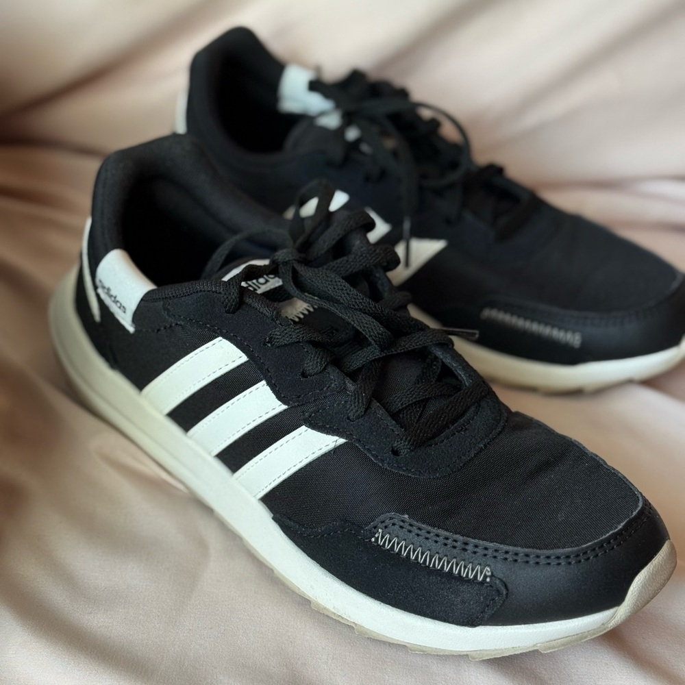 Adidas Women’s Retrorun Black & White Sneakers